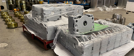 Making molds, casting, milling machining and surface grinding for the housing of wheel blocks casting, then doing anti-rust treatment.