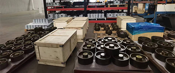 According to the drawings, precision machined to the wheel, then improved the performance of the wheel through heartment, such as normalizing, tempering, annealing and high-frequency. 