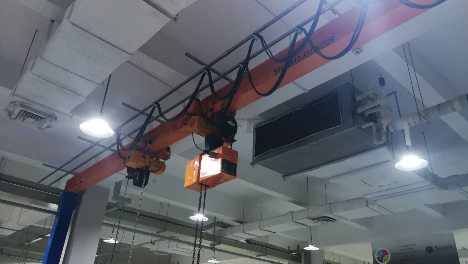 Clean room turning machine Clean room turning machine