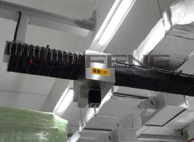 The Electric chain hoist in cleanroom The Electric chain hoist in cleanroom