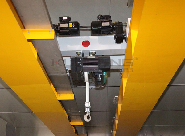 Short overhead Crane max 6.000 kg with belt hoist Short overhead Crane max 6.000 kg with belt hoist