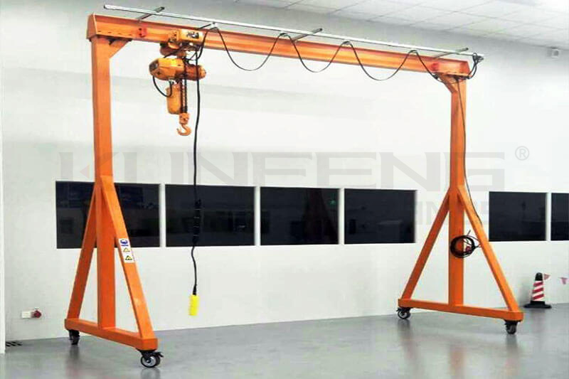 Simple mobile gantry crane Simple mobile gantry crane