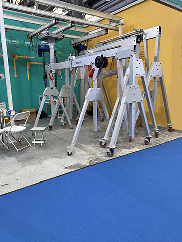 Light Crane