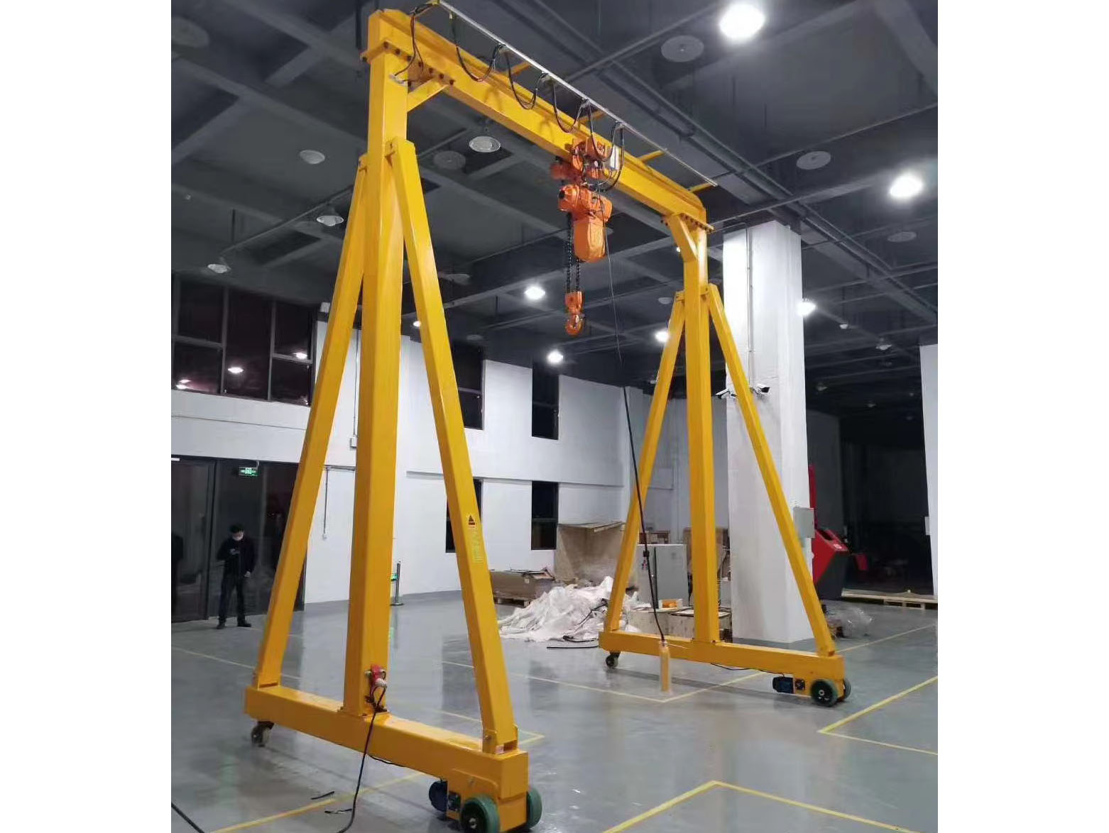 Portable gantry crane