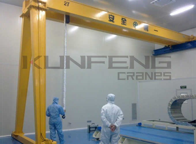 Cleanroom crane for Tekni-Plex