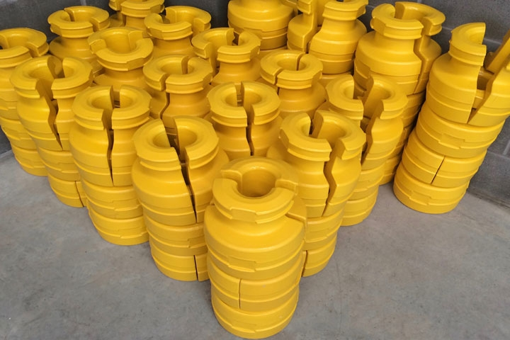 Polyurethane submarine cable protective cover