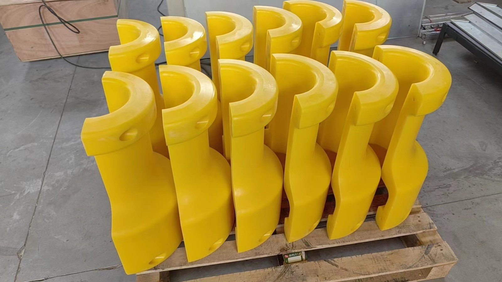 Polyurethane submarine cable protection tube