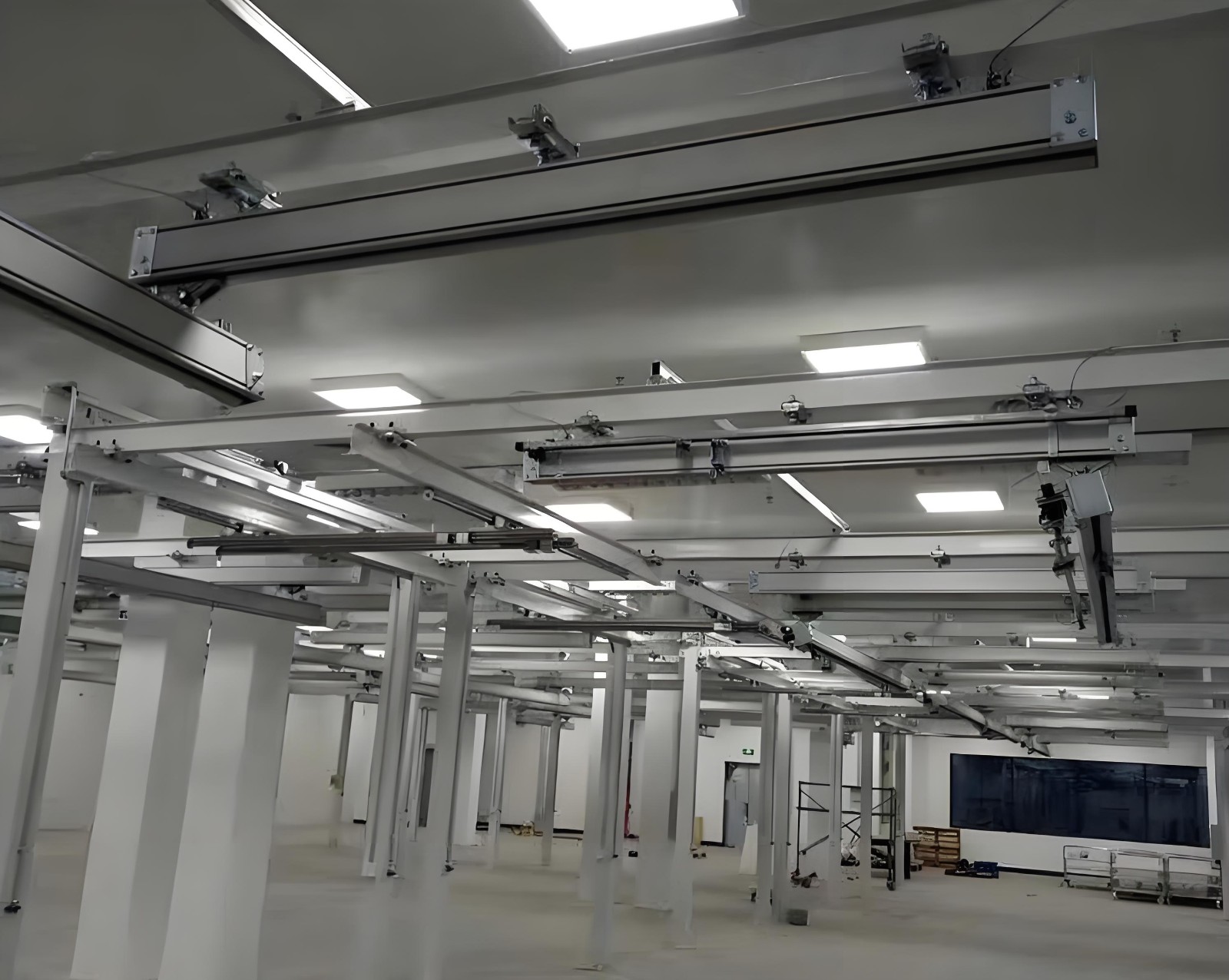 Installation of Aluminum Rail Workstation Bridge Crane