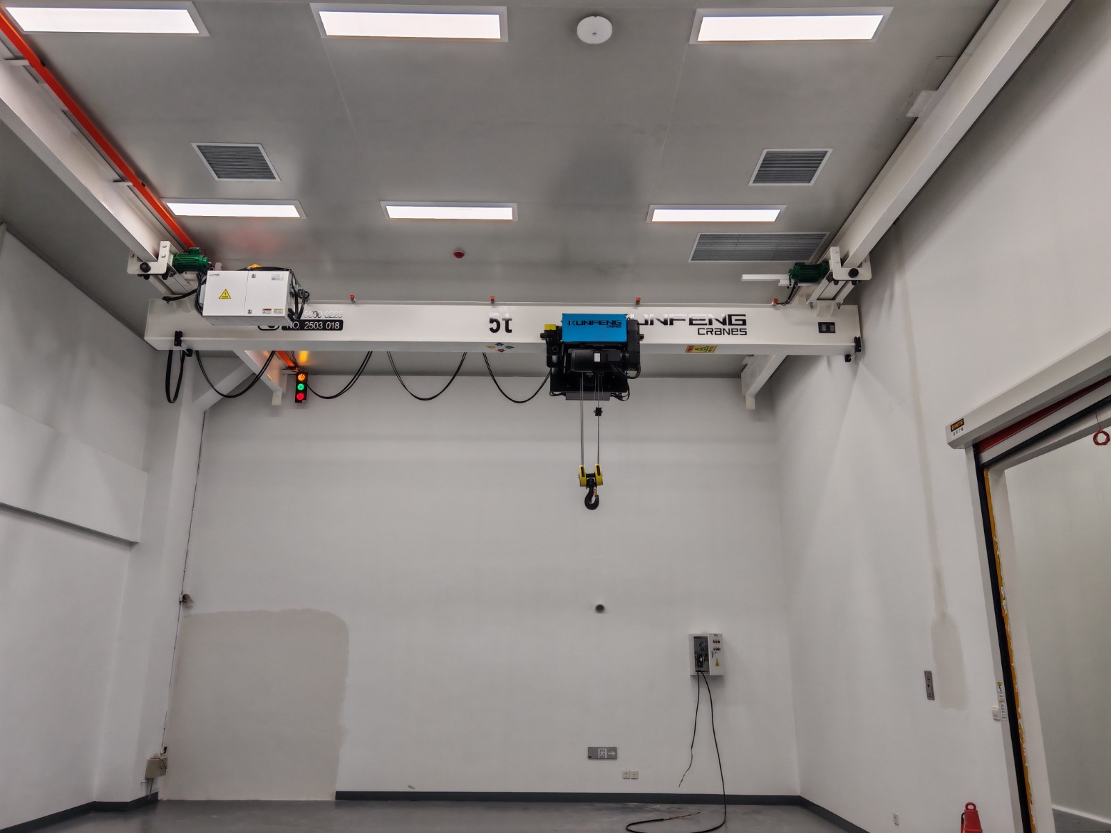 Underhung electric overhead crane