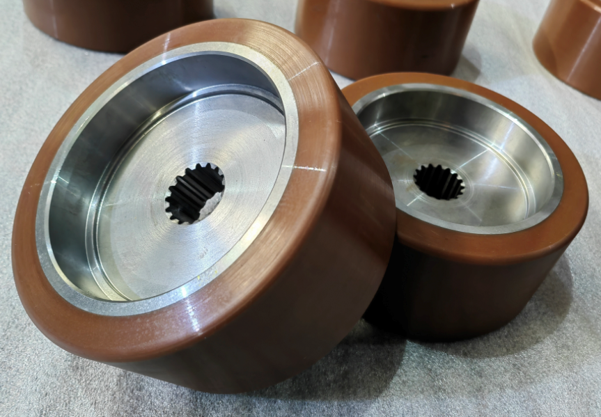 Forklift drive wheel