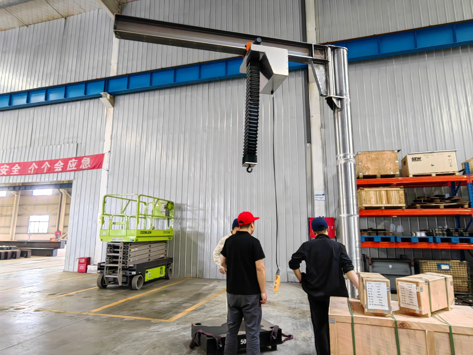 Cleanroom column jib crane
