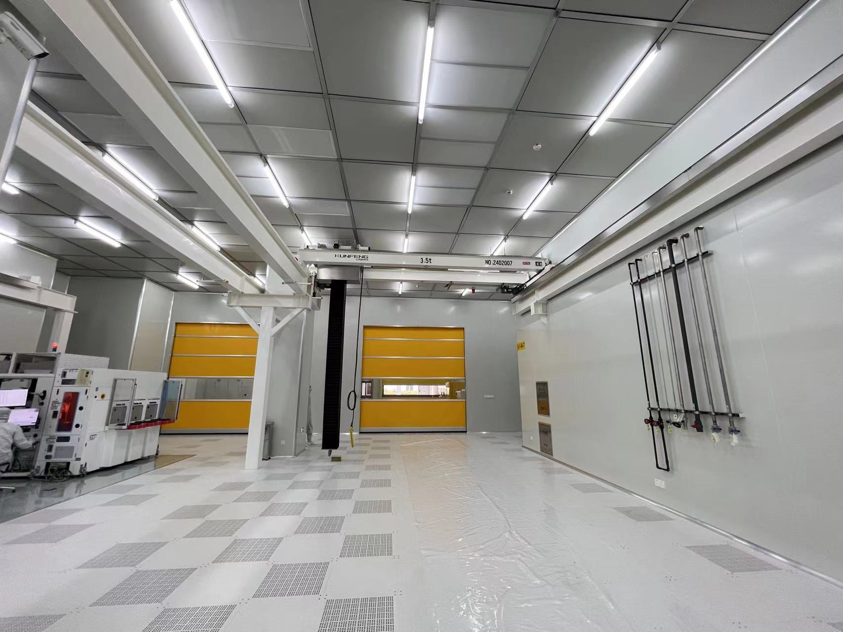 The Clean Room Crane of Chip Workshop