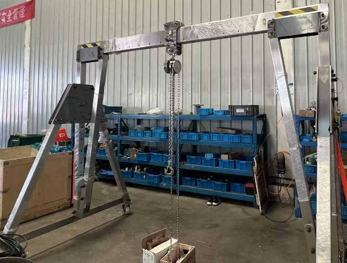 Stainless steel adjustable gantry crane
