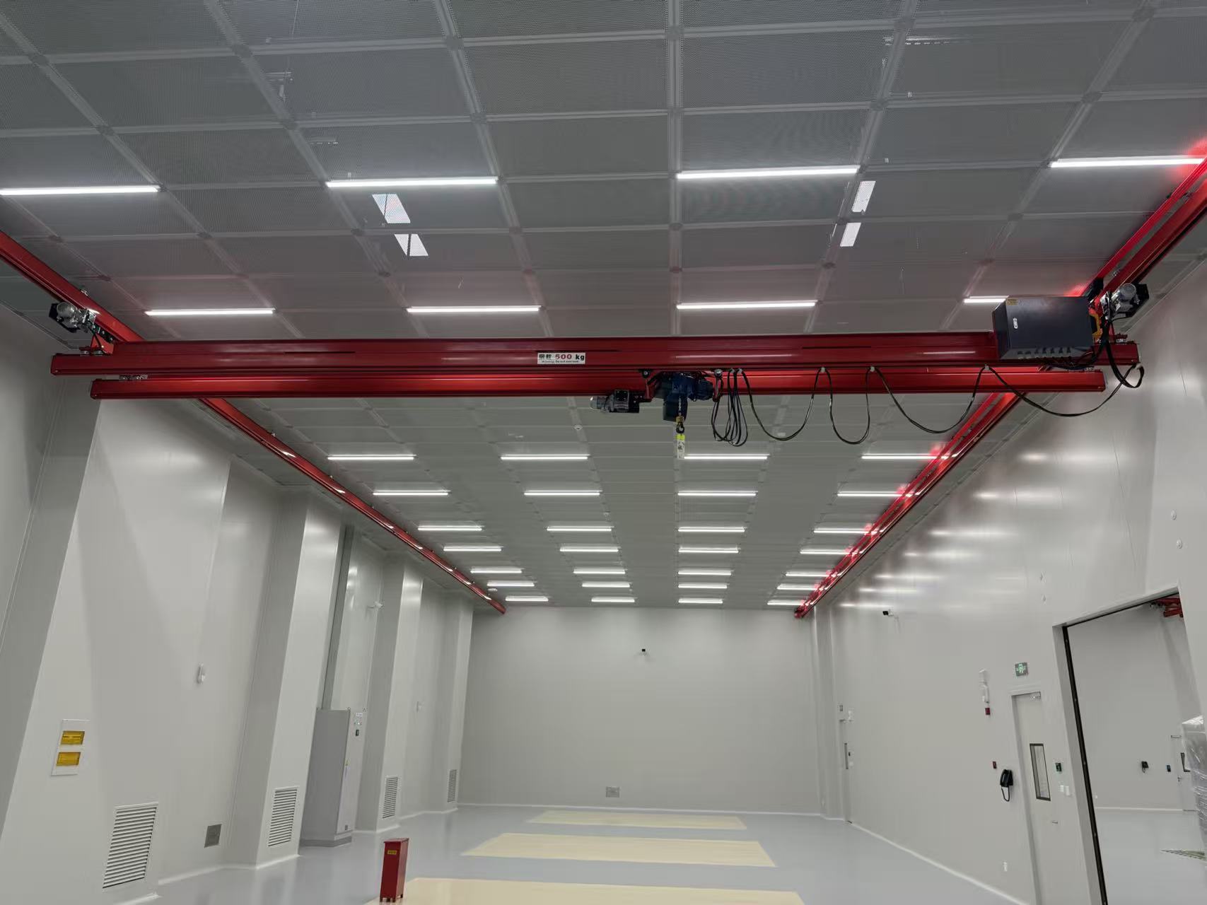 Ceiling mounted lightweight bridge crane
