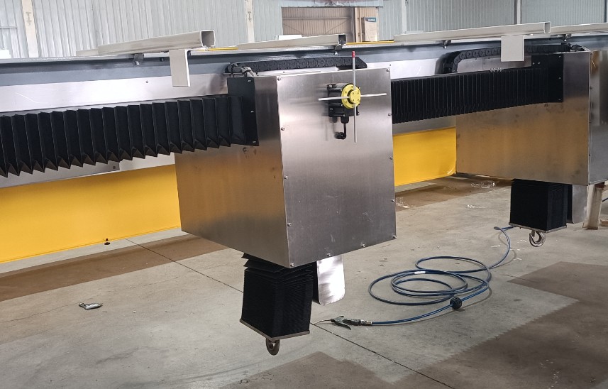 Cleanroom electric chain hoist