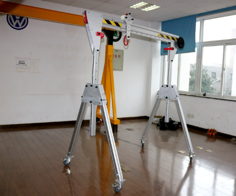 Light aluminum portable gantry crane