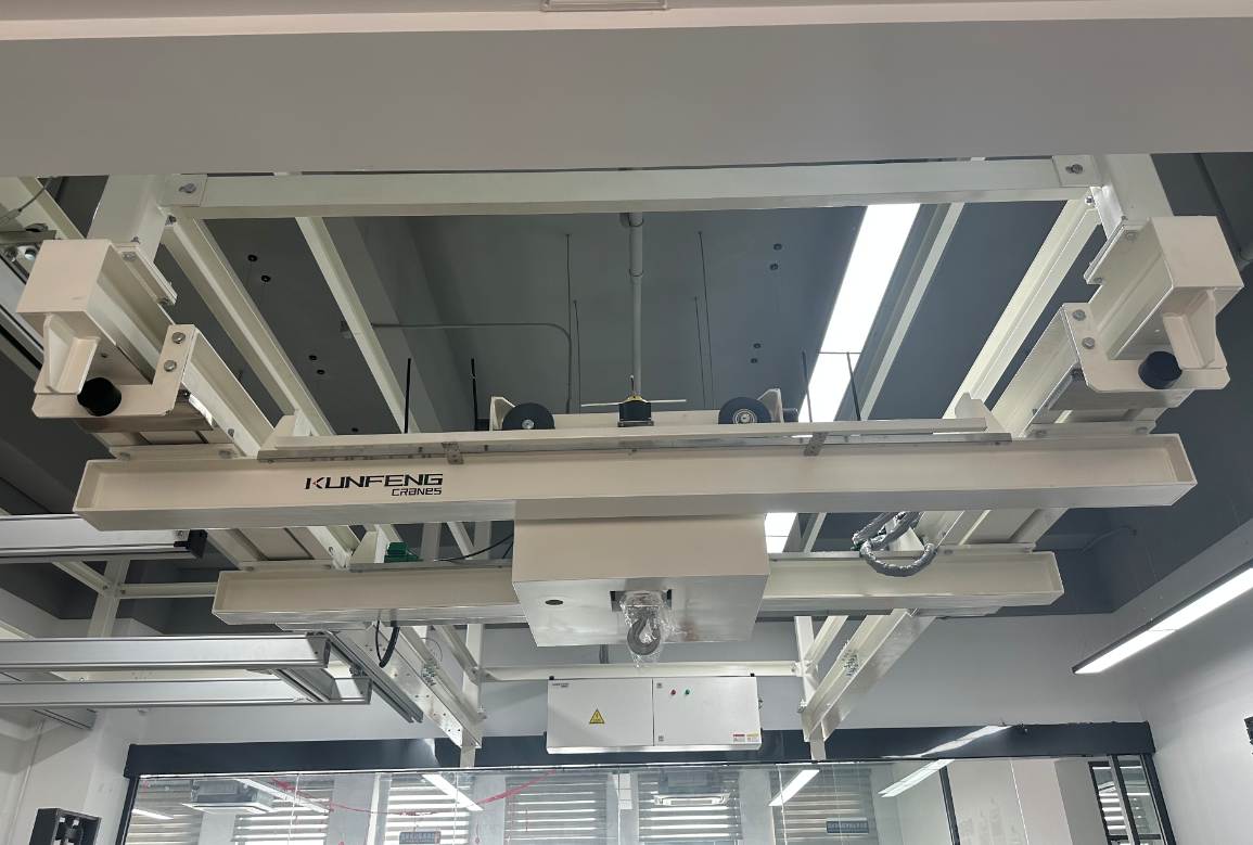 Overhead suspended crane for cleanroom