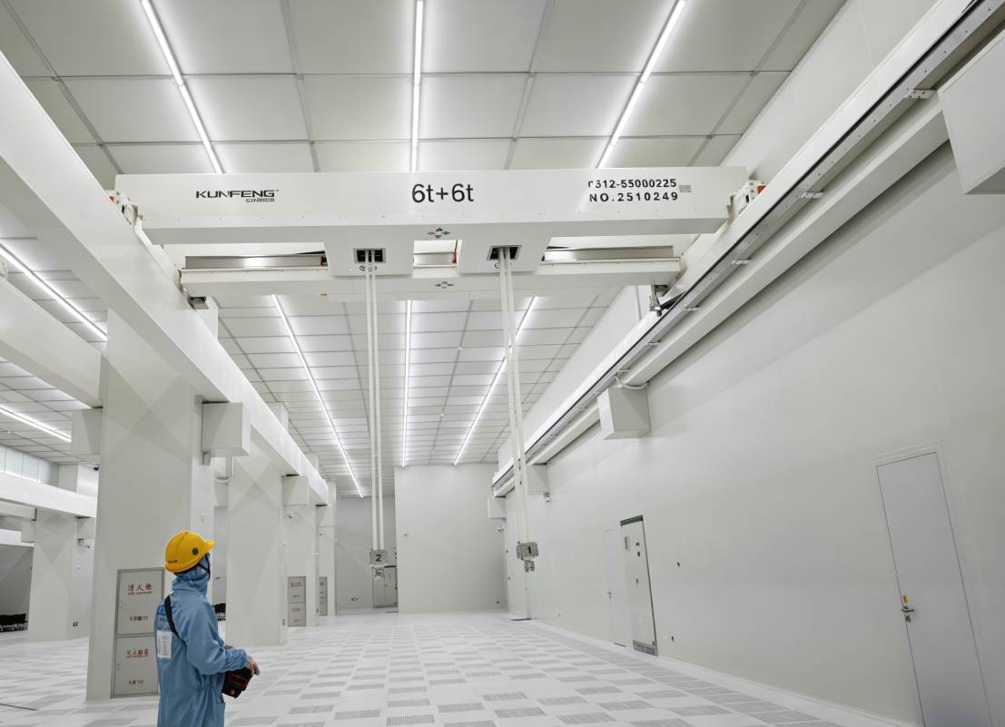 Electric belt hoist crane for cleanroom workshop